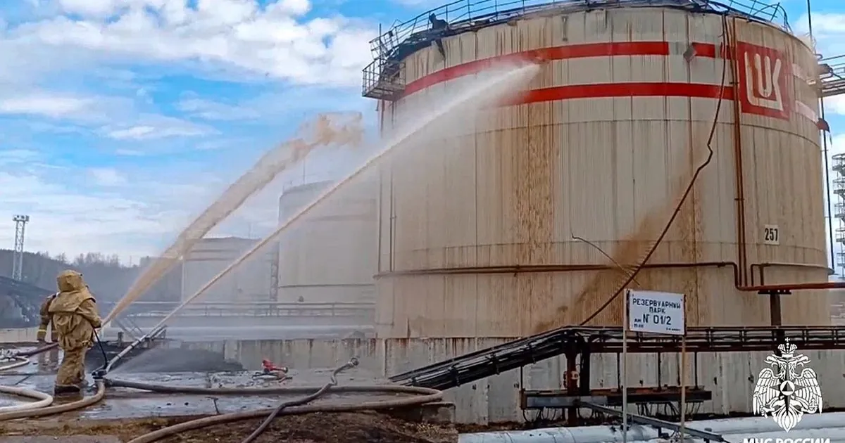 Gasoline market and refinery damage in Russia
