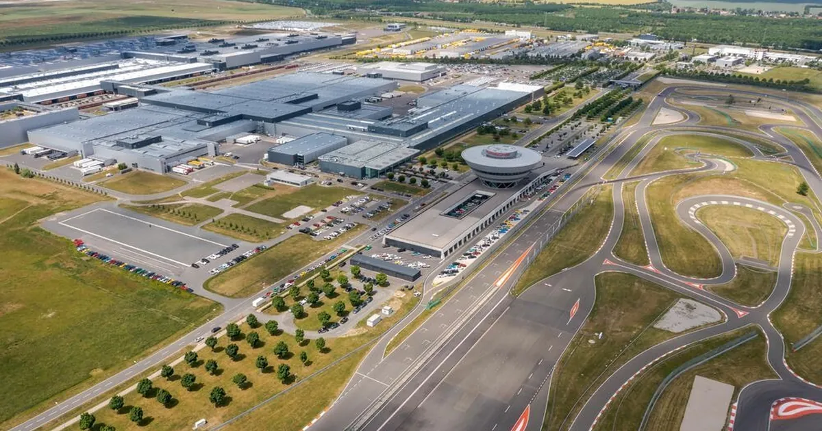 Porsche Cayenne production discussion